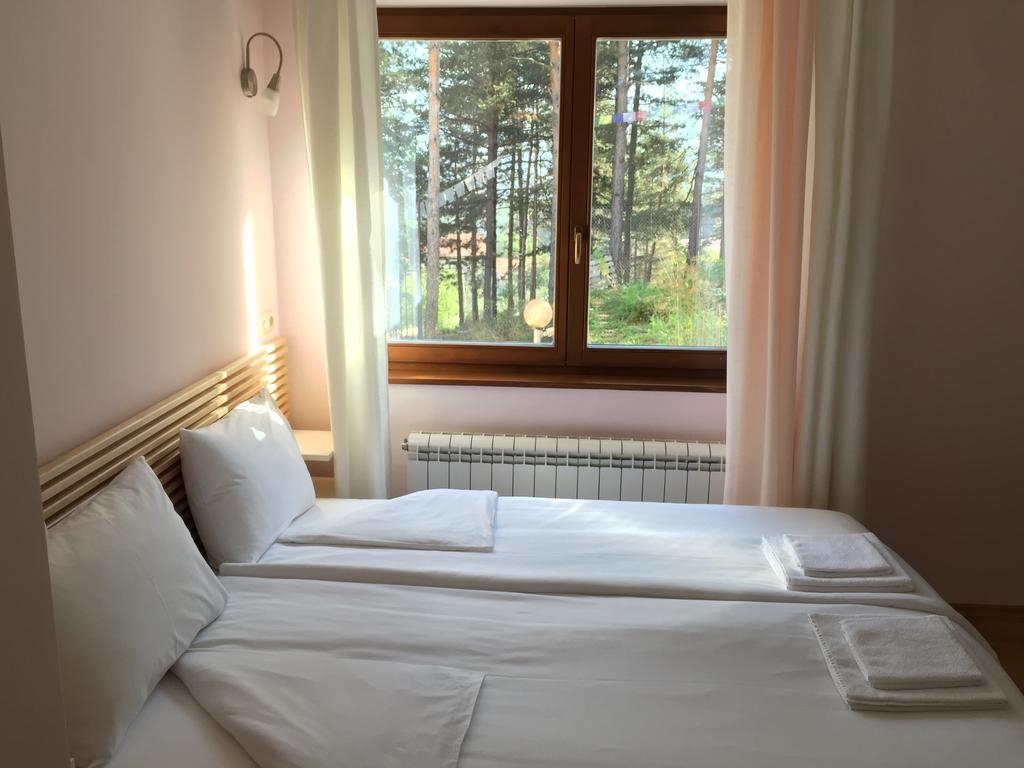 Mala Planina Guest House Iskrets Екстер'єр фото