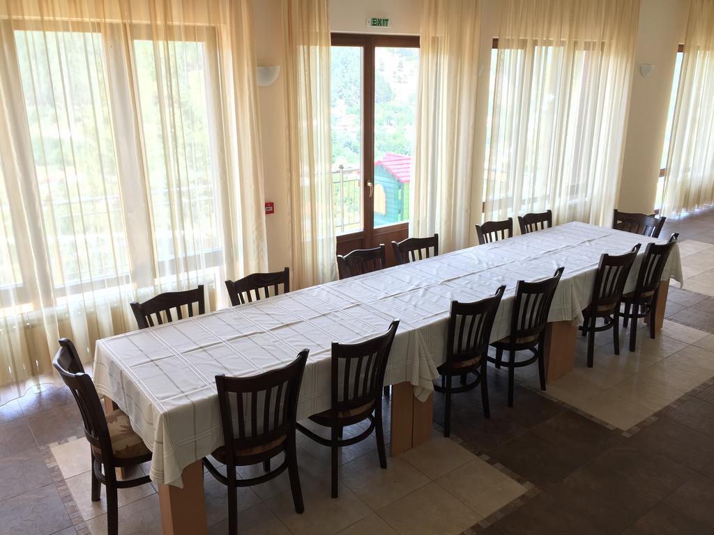 Mala Planina Guest House Iskrets Екстер'єр фото