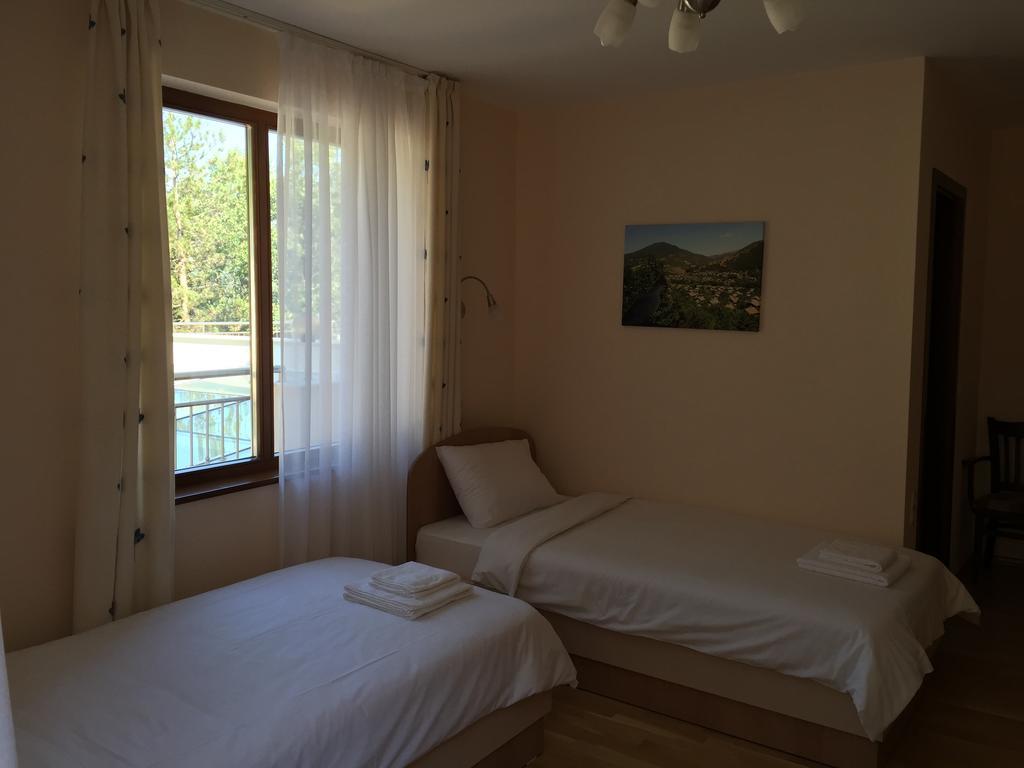 Mala Planina Guest House Iskrets Екстер'єр фото